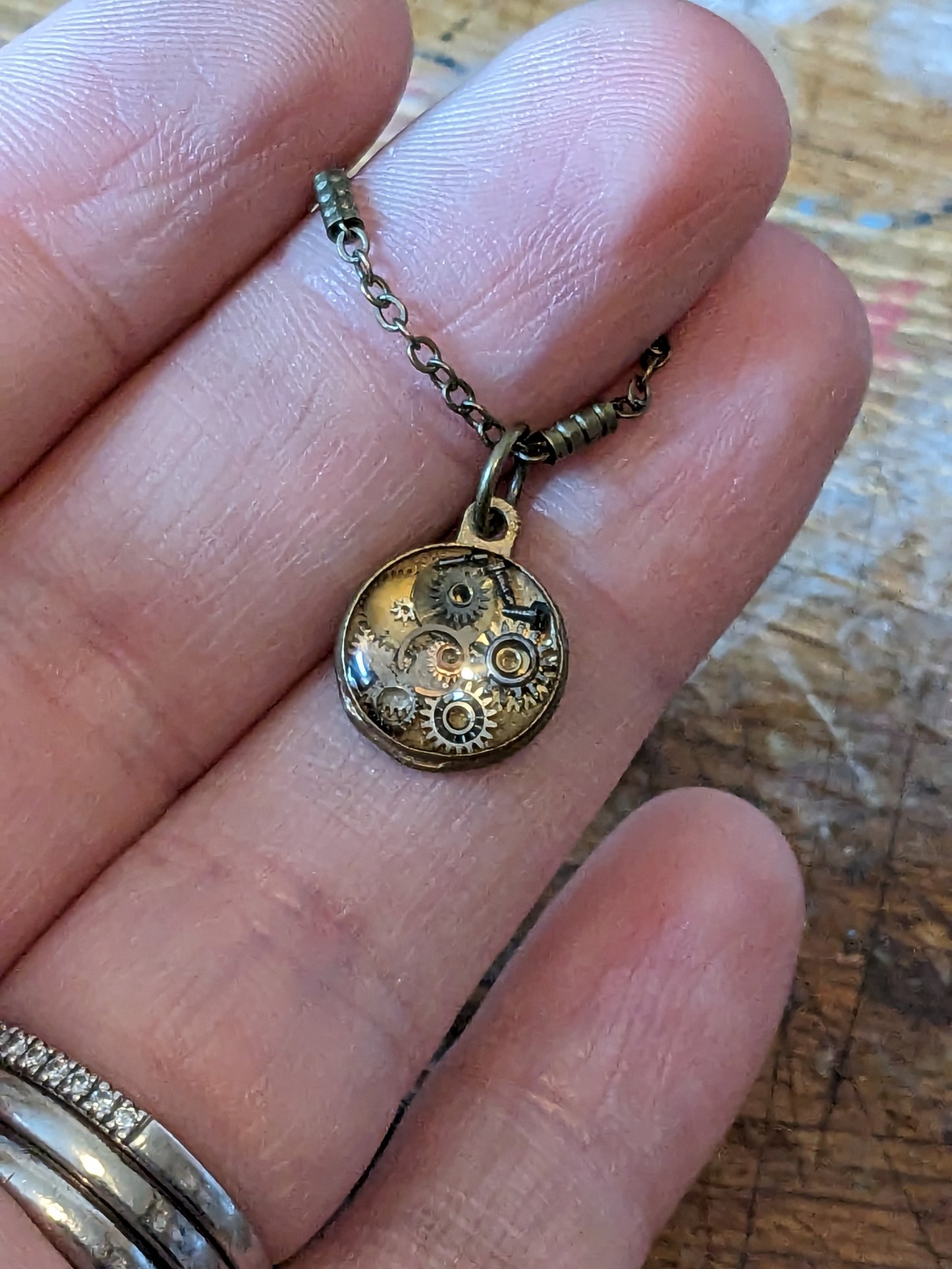 Reversible Bronze Resin Set Watch Parts Pendant with Puppies