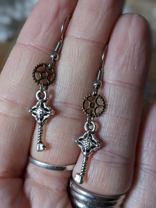 Tiny Key earrings